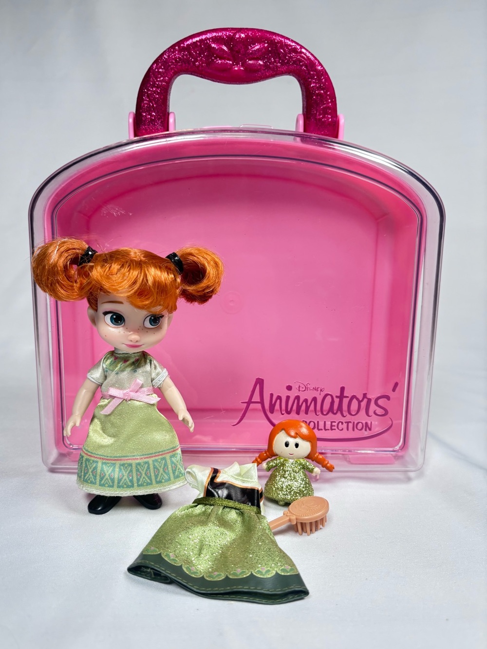 Disney Animators' Collection Dolls & Carrying Case